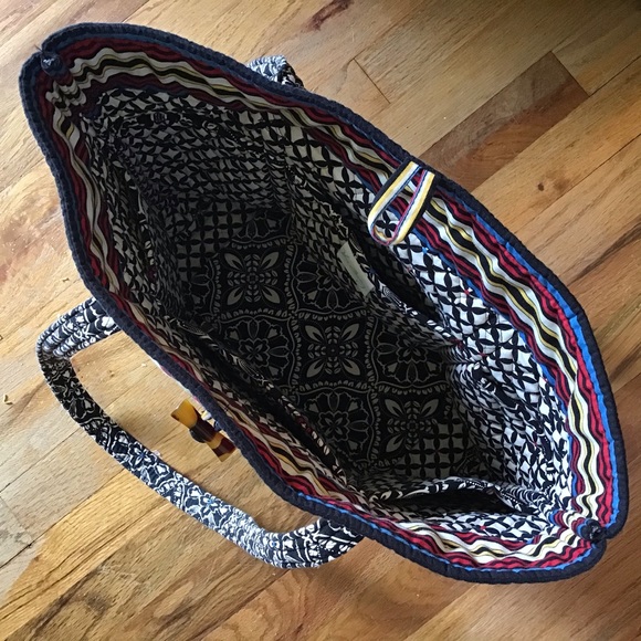 Vera Bradley Large Toggle Tote Barcelona EUC - Picture 4 of 7